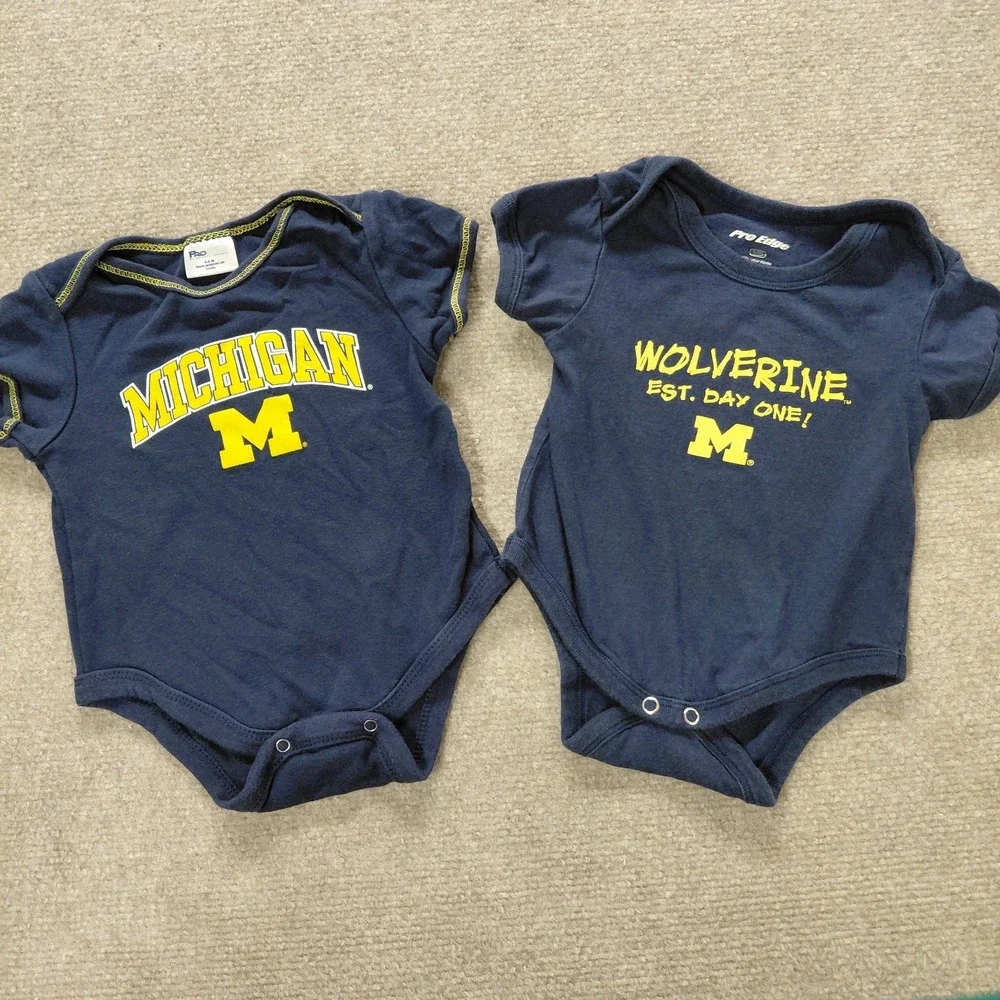 University of Michigan baby body suit (2 pack) 3-6 months